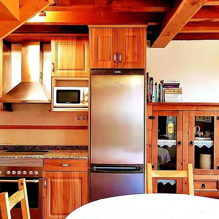 Casa Con Jardin Cerca Playa De La Franca - Male 아파트