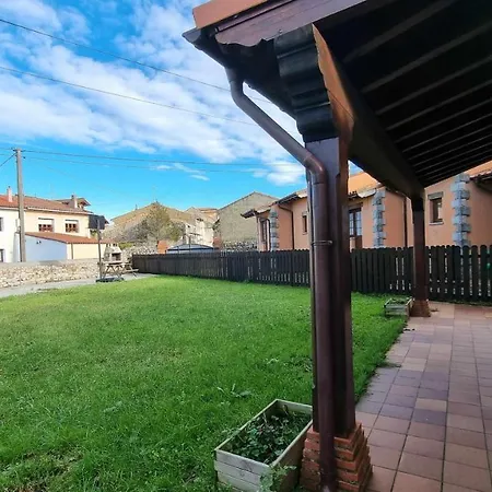 Casa Con Jardin Cerca Playa De La Franca - Male דירה Pimiango
